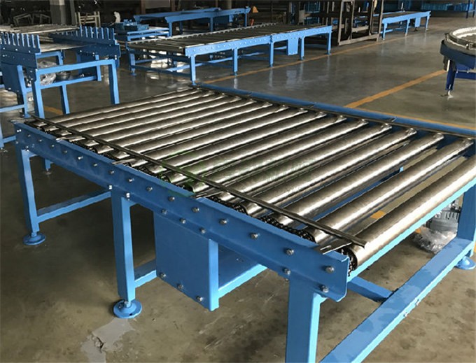 动力辊筒输送机10